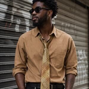 Kenneth Cole Reaction Gold Metallic Grid Tie Y2K Luxe Statement Silk Necktie